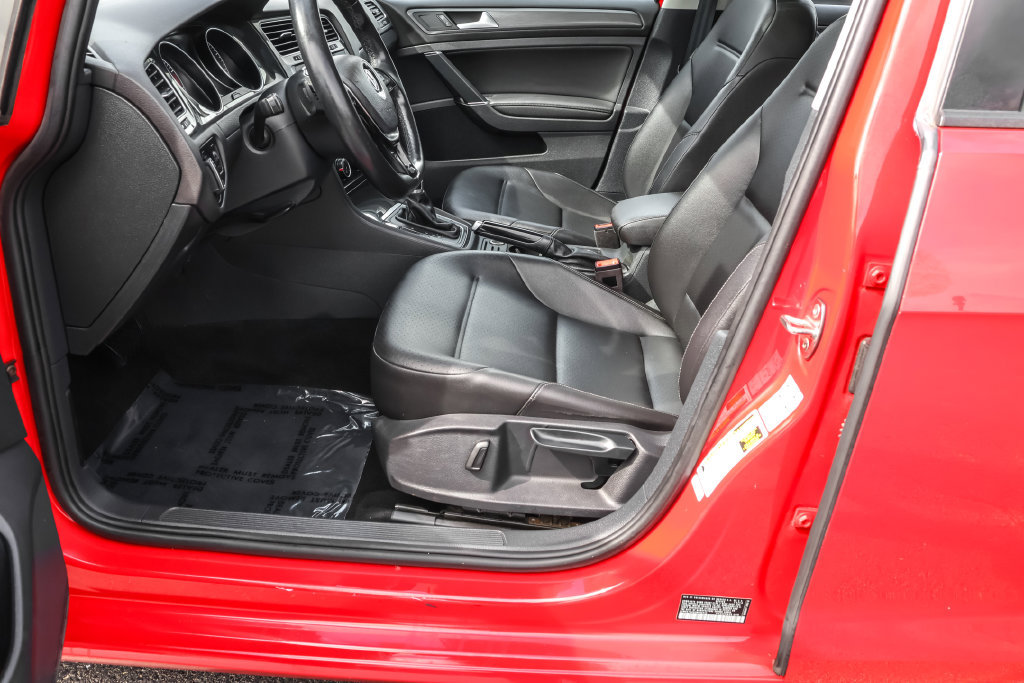 Used 2019 Volkswagen Golf SE w/ Driver Assistance Package FWD image 17