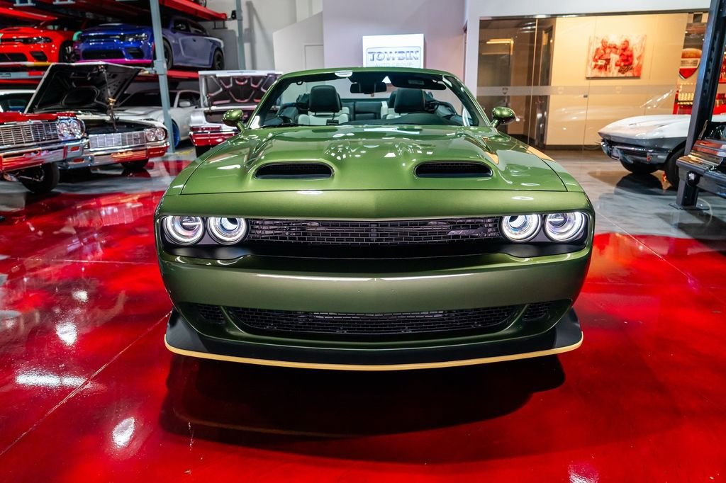 Used 2023 Dodge Challenger SRT Hellcat RWD image 2