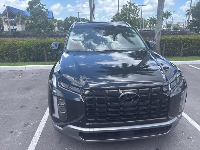 Used 2023 Hyundai Palisade SEL w/ Premium Package FWD image 2