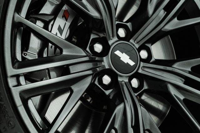 Used 2018 Chevrolet Camaro ZL1 image 21