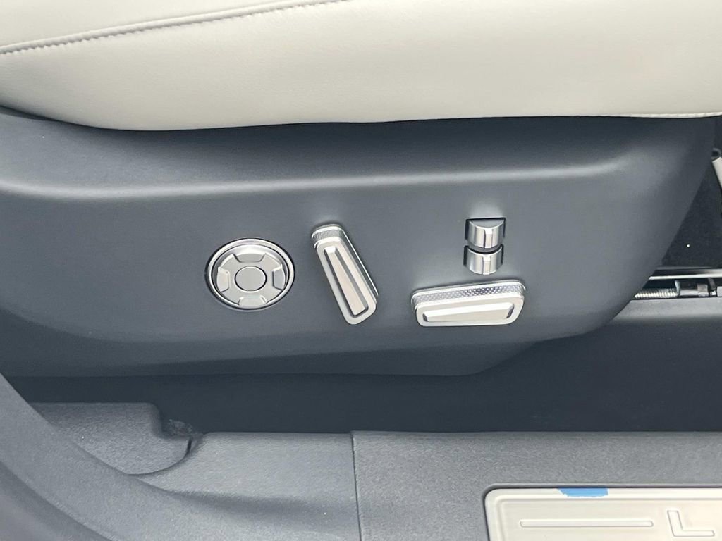New 2026 Lincoln Nautilus Reserve AWD/4WD image 19