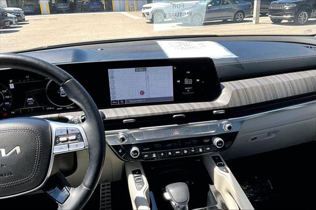 Used 2024 Kia Telluride SX Prestige w/ Towing Package image 20