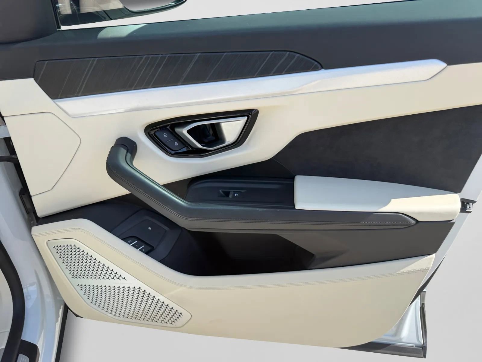 Used 2019 Lamborghini Urus image 34