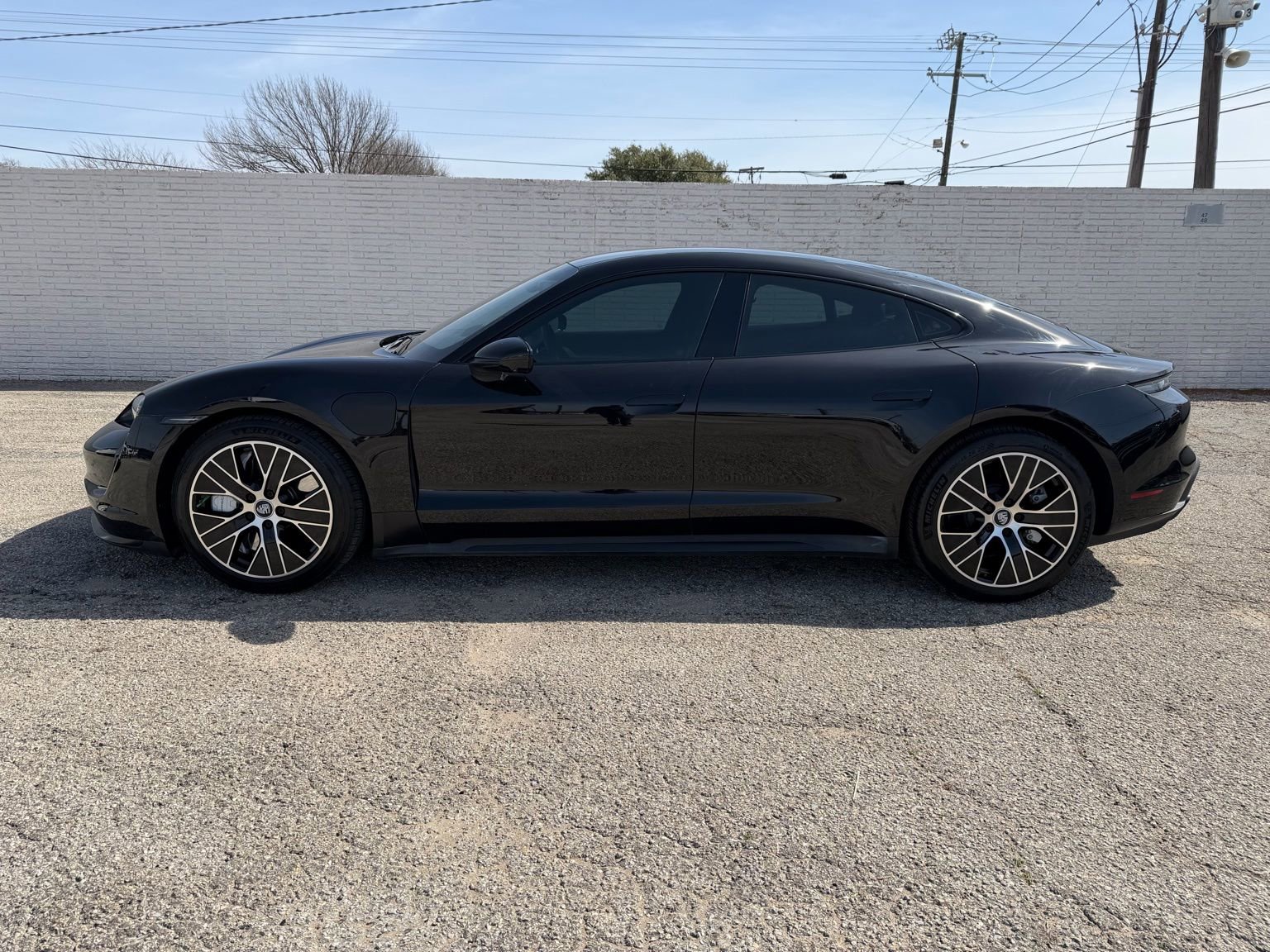 Used 2020 Porsche Taycan Turbo image 3