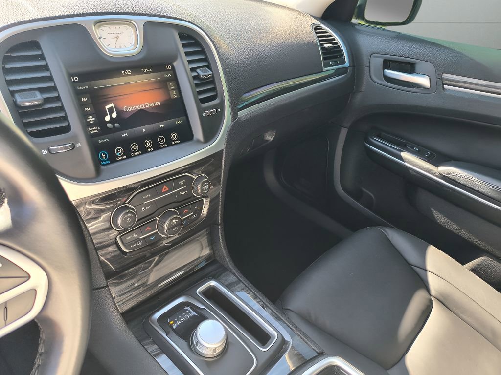 Used 2022 Chrysler 300 Touring L RWD image 17