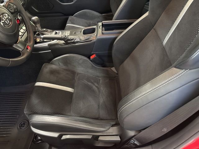 Used 2024 Toyota GR86 Premium image 10