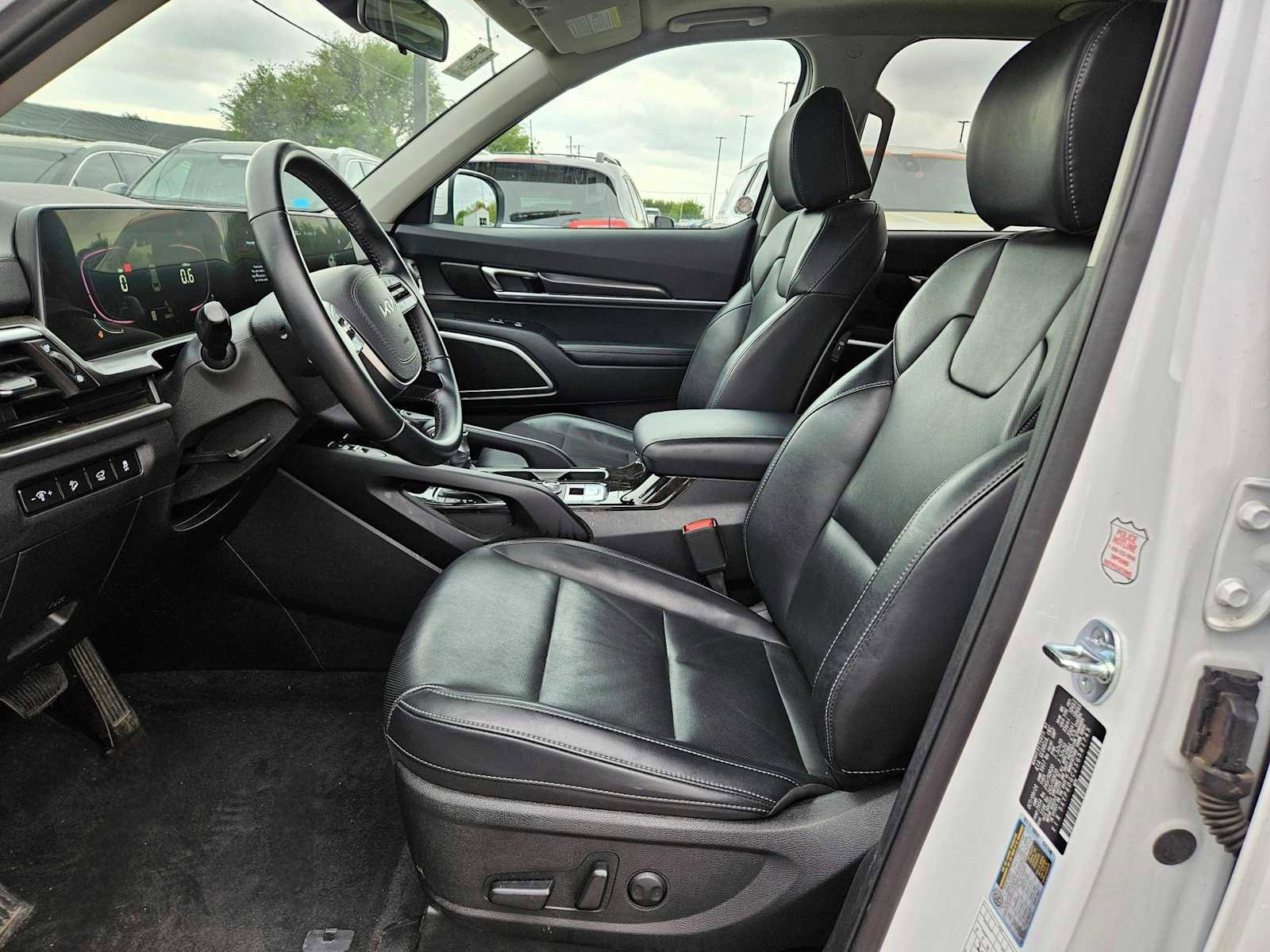 Certified 2025 Kia Telluride S image 16