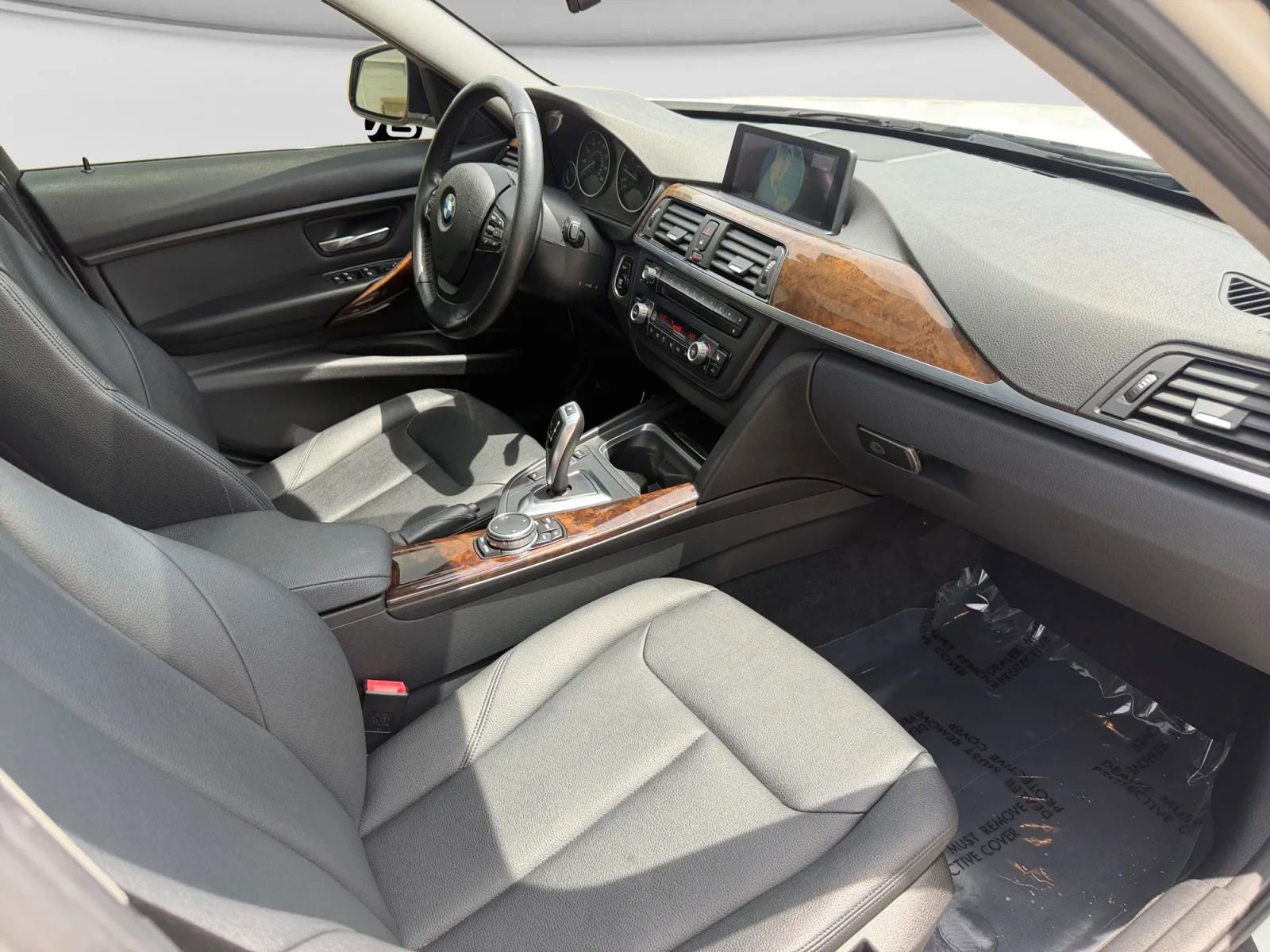 Used 2015 BMW 320i Sedan RWD image 34