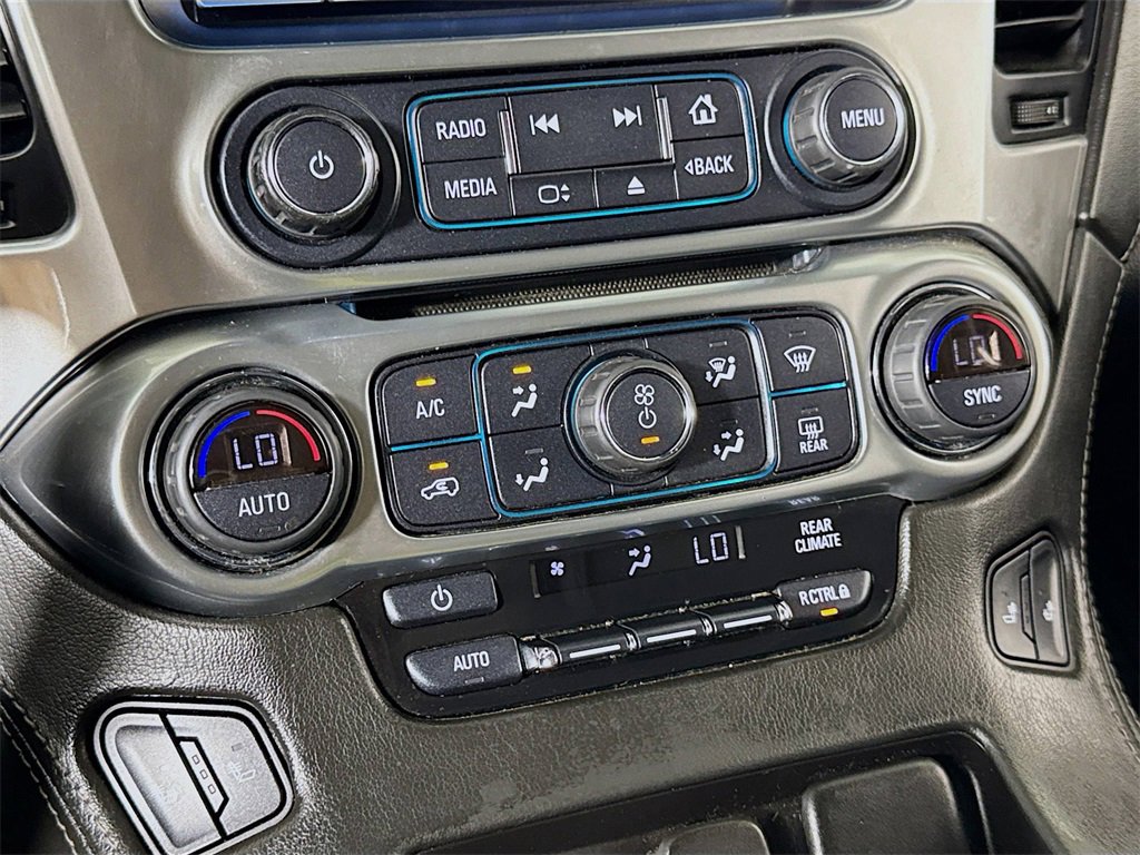 Used 2020 Chevrolet Suburban LT image 21