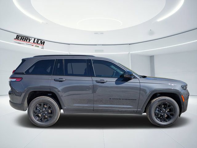 New 2026 Jeep Grand Cherokee Altitude RWD image 2