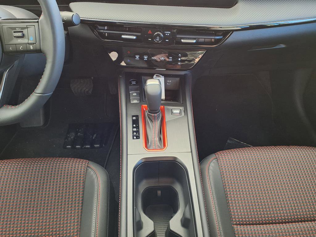 New 2026 Nissan Kicks SR AWD/4WD image 12