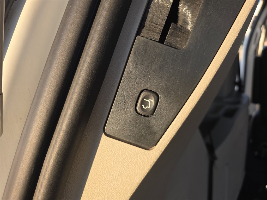 Used 2019 Dodge Grand Caravan SXT image 15