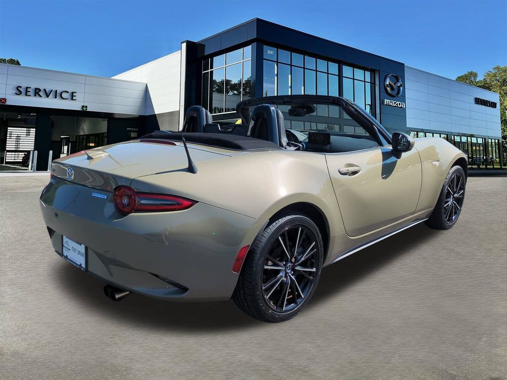 Used 2024 MAZDA MX-5 Miata Grand Touring RWD image 4