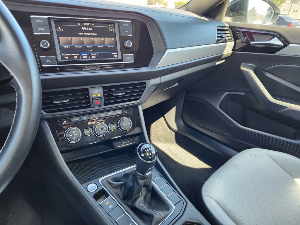 Certified 2020 Volkswagen Jetta R-Line w/ R-Line Cold Weather Package FWD image 15