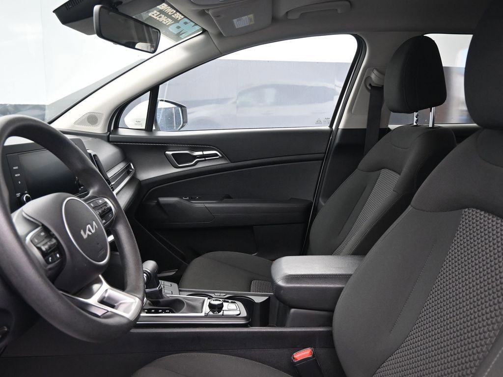 Used 2024 Kia Sportage LX image 24