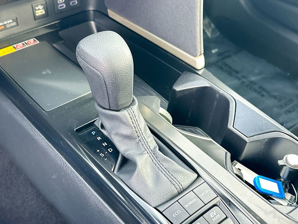 Used 2025 Toyota Camry LE image 17
