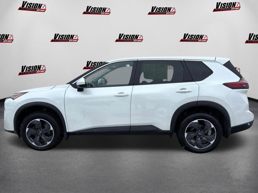 Used 2024 Nissan Rogue SV image 8
