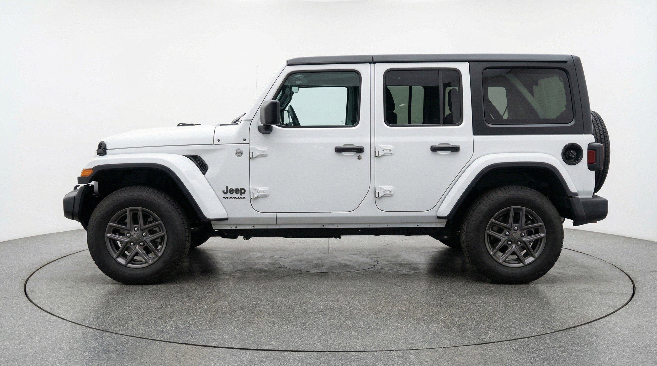 Used 2025 Jeep Wrangler Sport S image 5