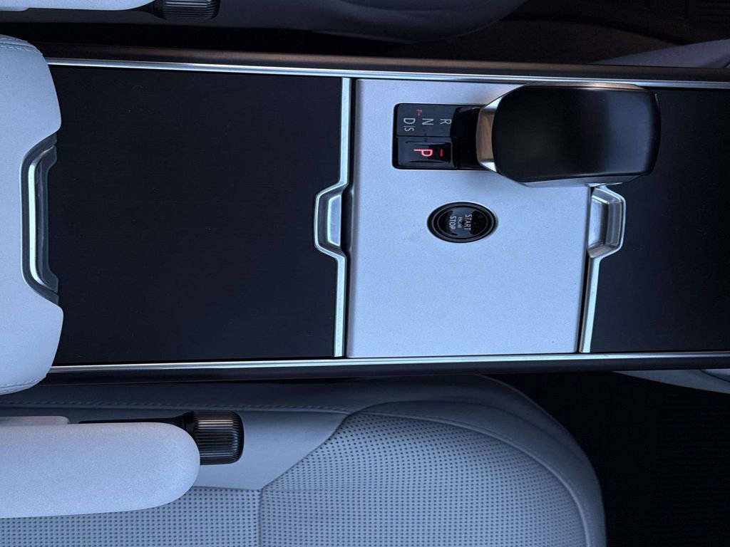 New 2025 Land Rover Range Rover SV image 31