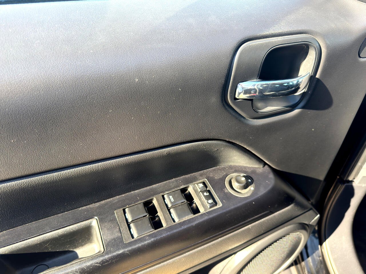 Used 2015 Jeep Patriot High Altitude image 12