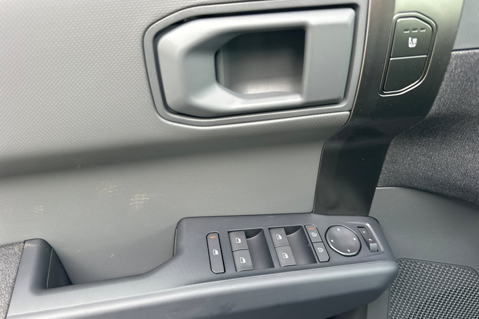 New 2027 Kia EV3 Wind FWD image 11