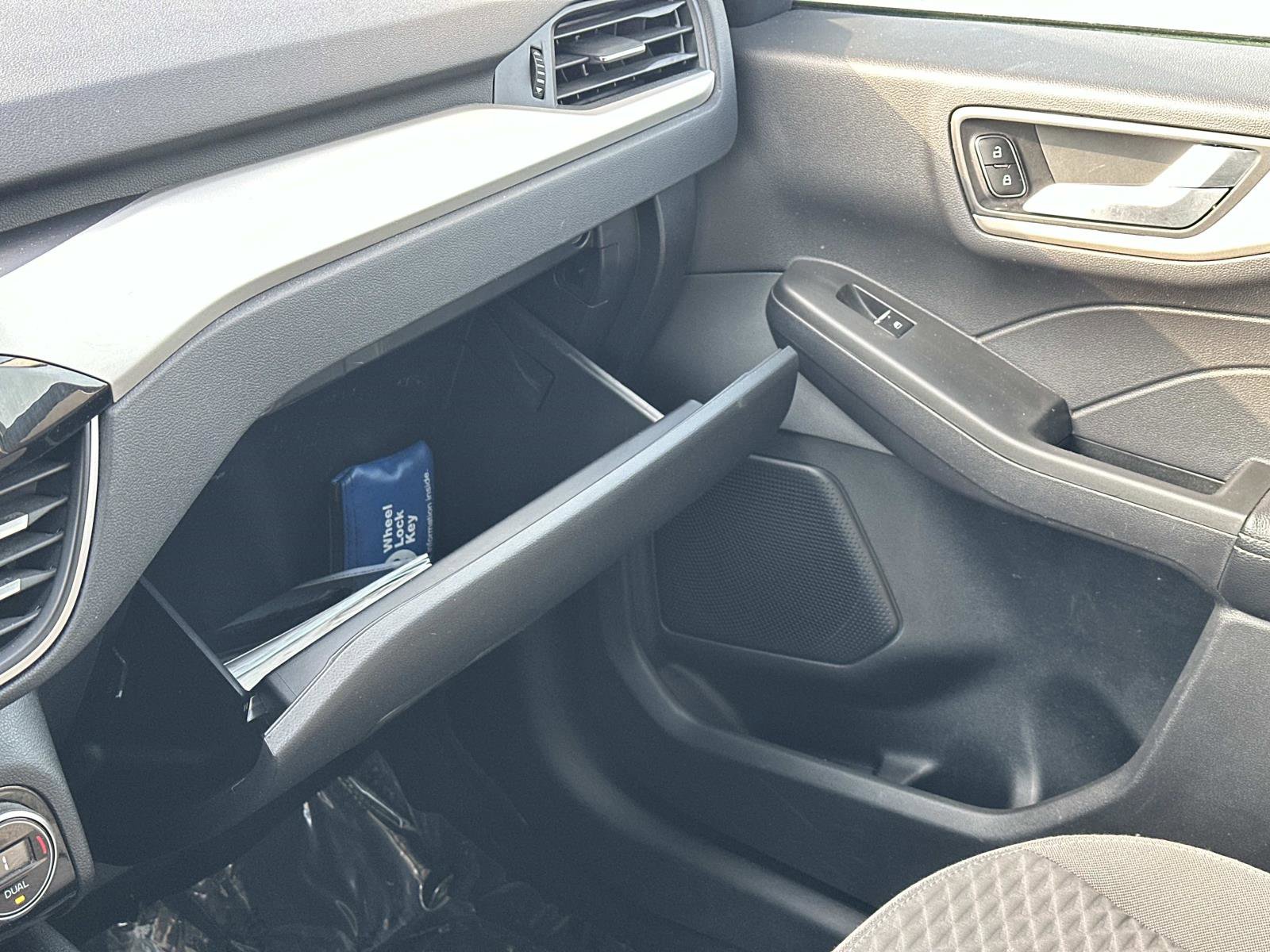 Used 2021 Ford Escape SE w/ Convenience Package image 32