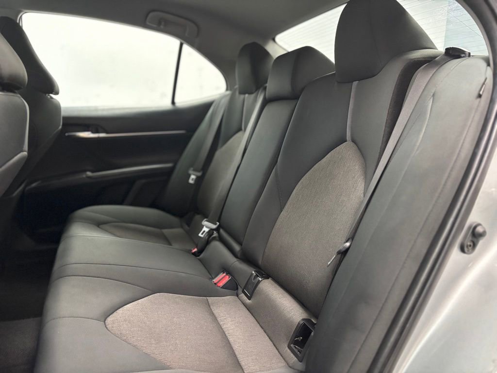 Used 2022 Toyota Camry LE image 9