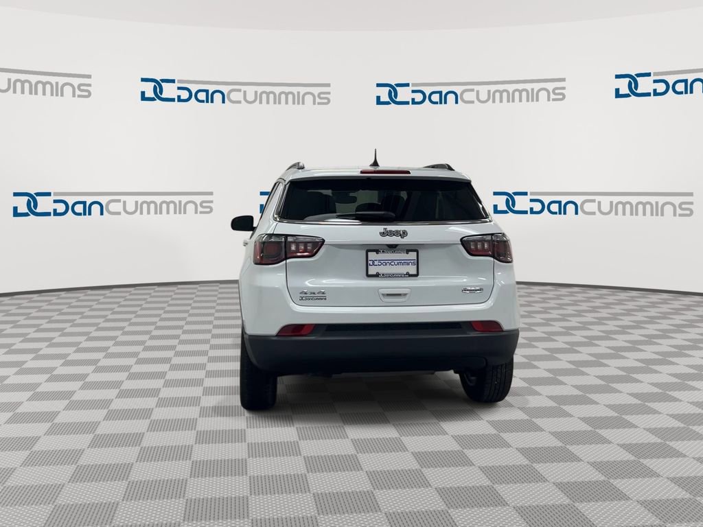 Used 2024 Jeep Compass Latitude image 7