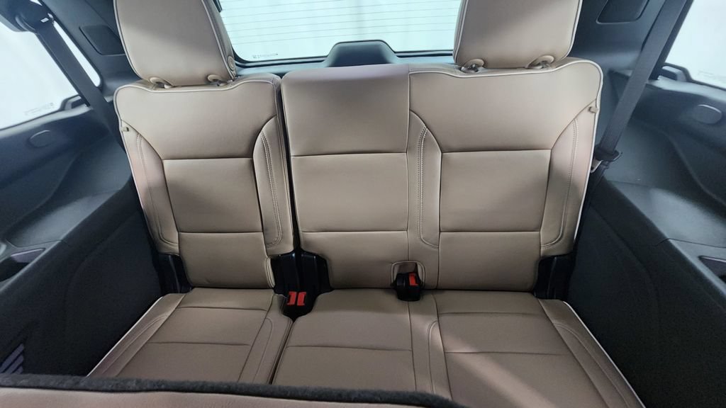 Used 2024 Chevrolet Tahoe Premier AWD/4WD image 15