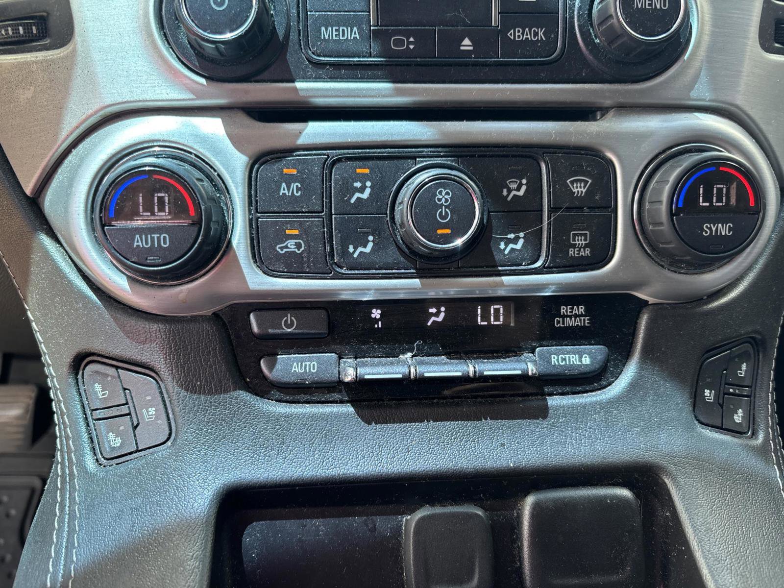 Used 2019 GMC Yukon XL SLT image 11