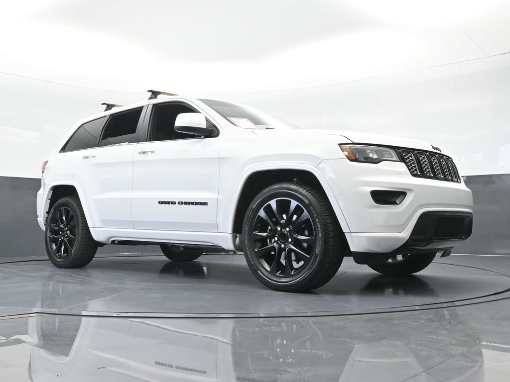 Used 2018 Jeep Grand Cherokee Altitude image 57