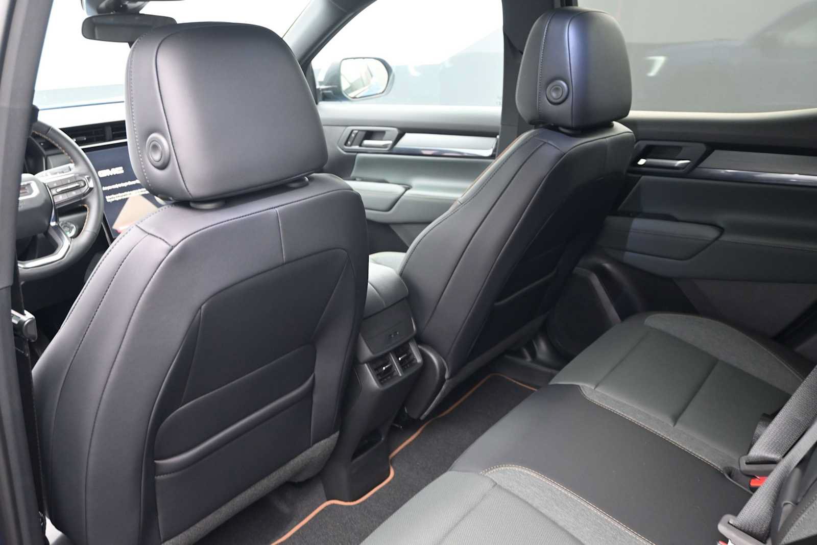 New 2027 GMC Terrain AT4 w/ LPO, Hit The Road Package AWD/4WD image 24