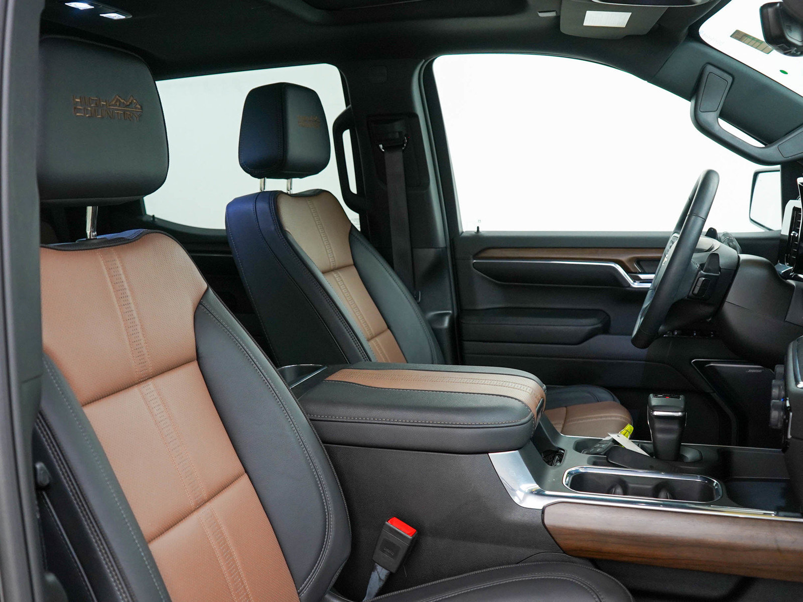 Used 2024 Chevrolet Silverado 1500 High Country w/ High Country Premium Package AWD/4WD image 12