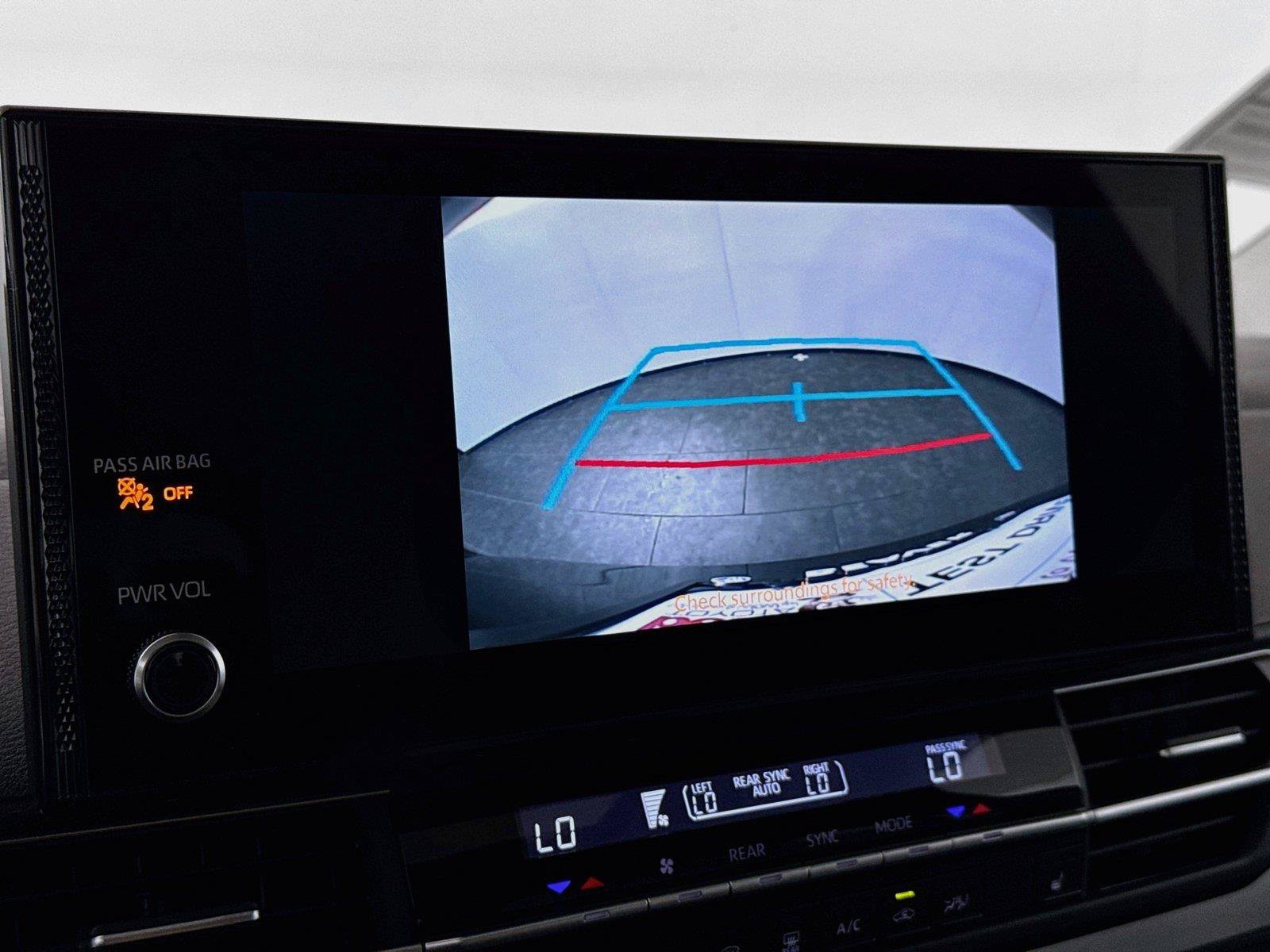 Certified 2025 Toyota Sienna XLE FWD image 25