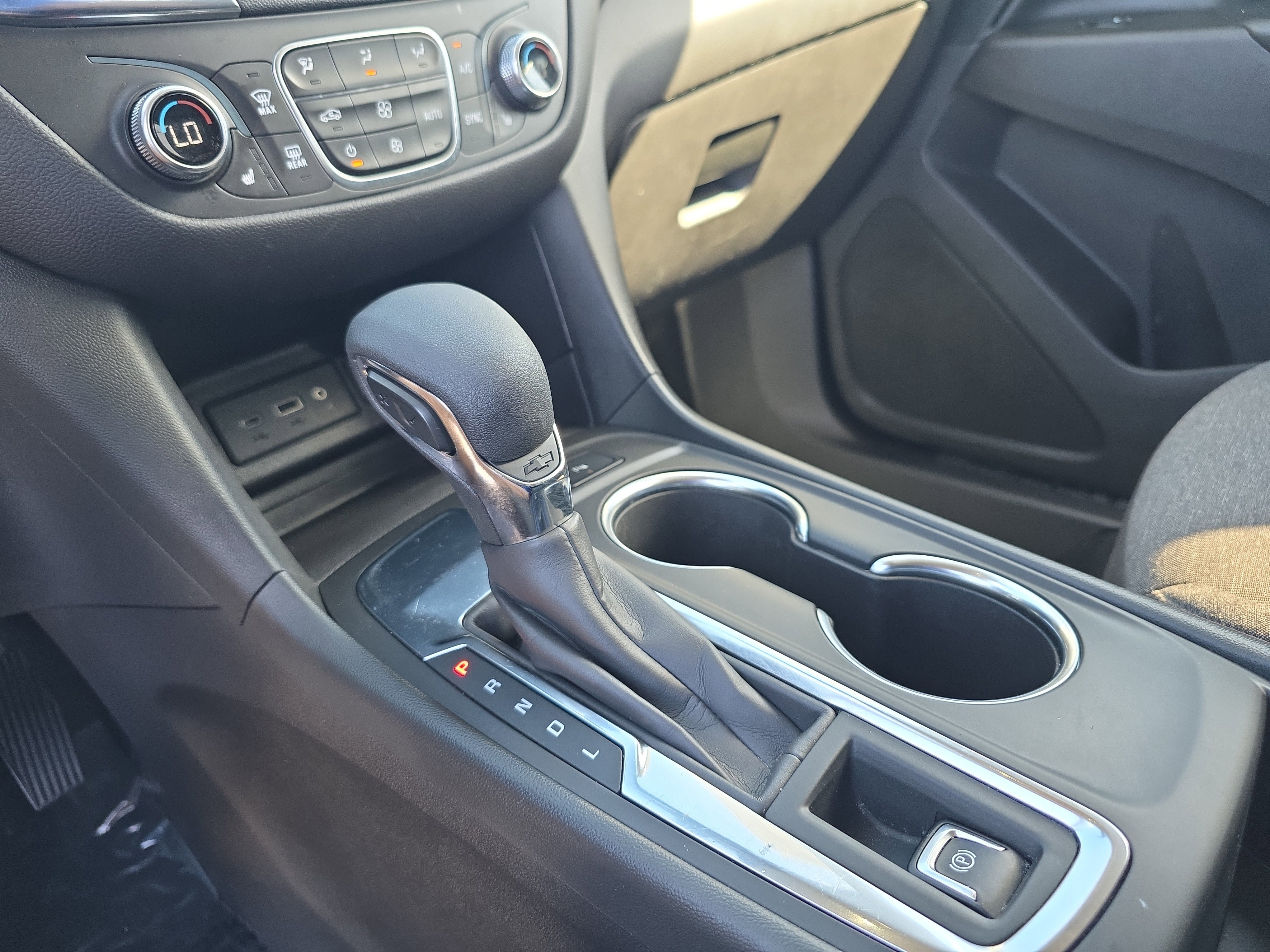 Used 2024 Chevrolet Equinox LT image 32