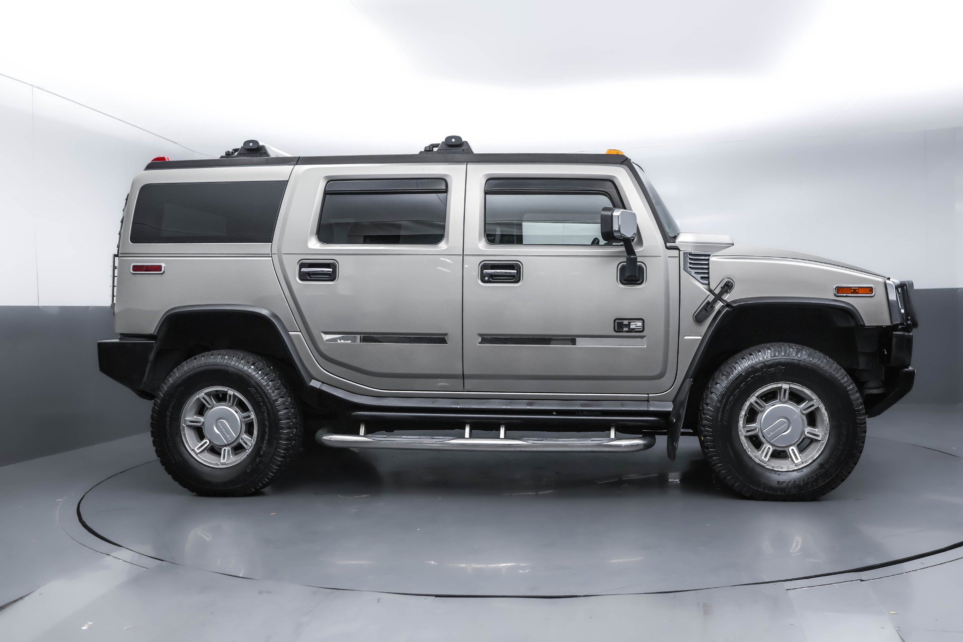 Used 2003 HUMMER H2 Luxury w/ Preferred Equipment Group image 3
