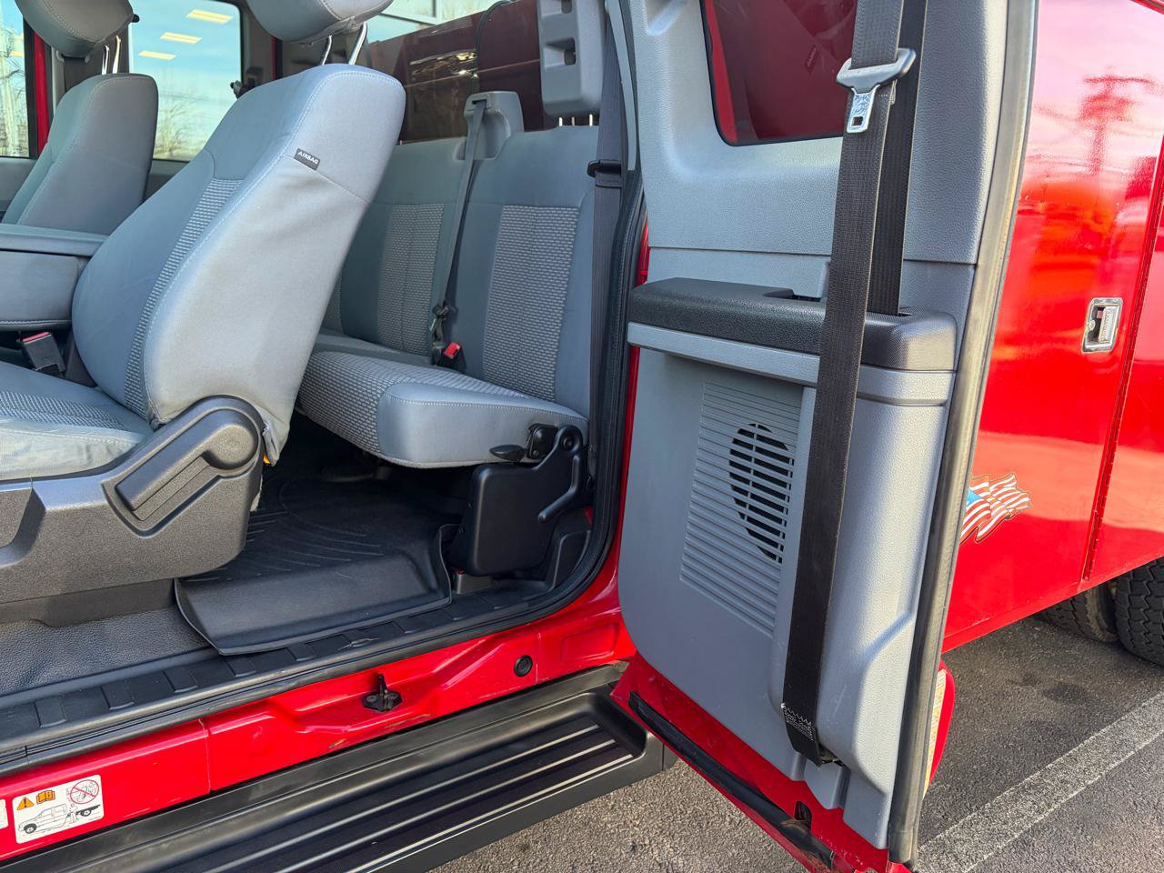 Used 2013 Ford F550 4x4 SuperCab Super Duty w/ Payload Upgrade Pkg image 30