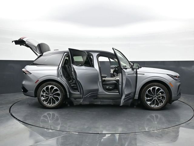 Used 2024 Lincoln Nautilus Reserve AWD/4WD image 45