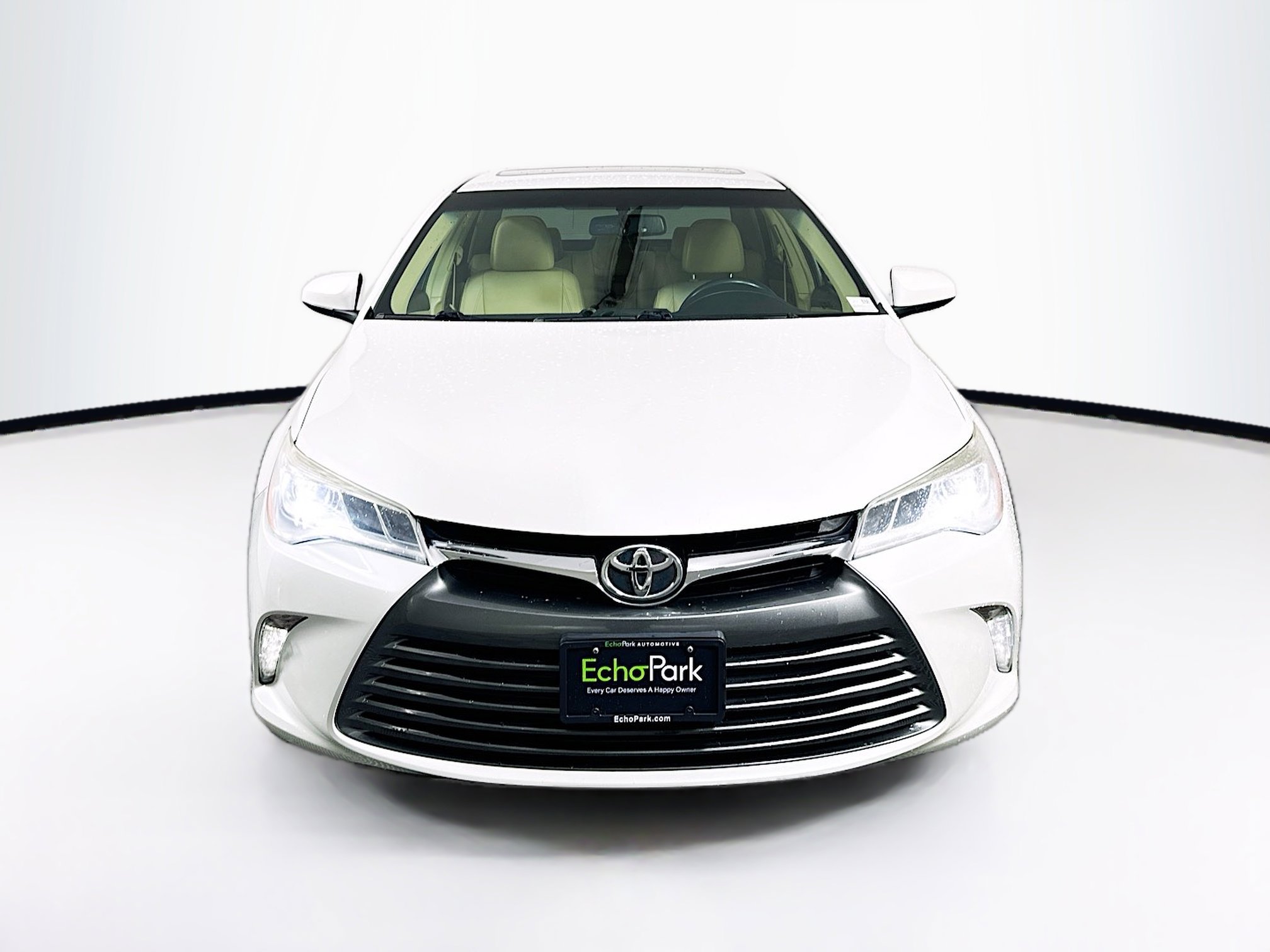 Used 2017 Toyota Camry XLE FWD image 2