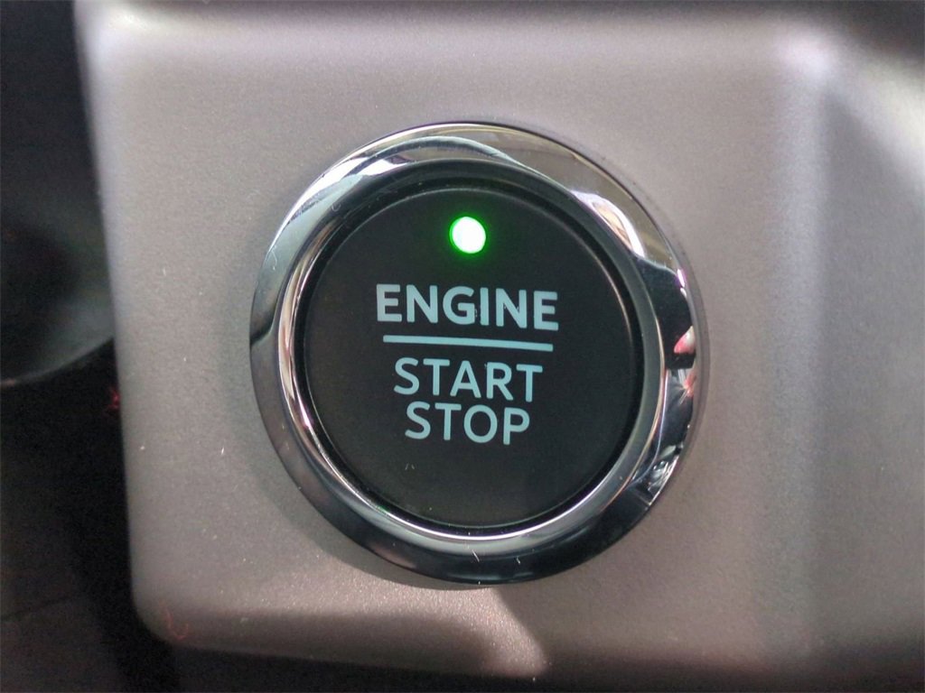 Used 2022 Ford Expedition XLT image 16