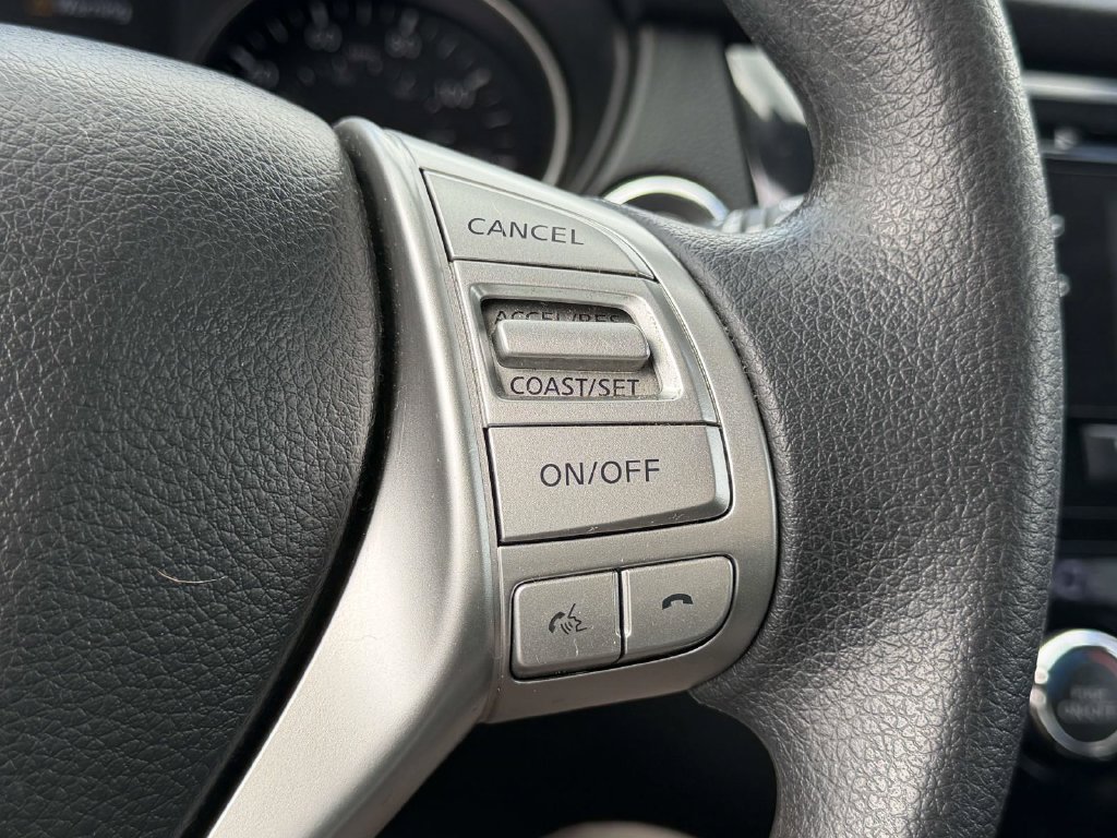 Used 2015 Nissan Rogue SV AWD/4WD image 22