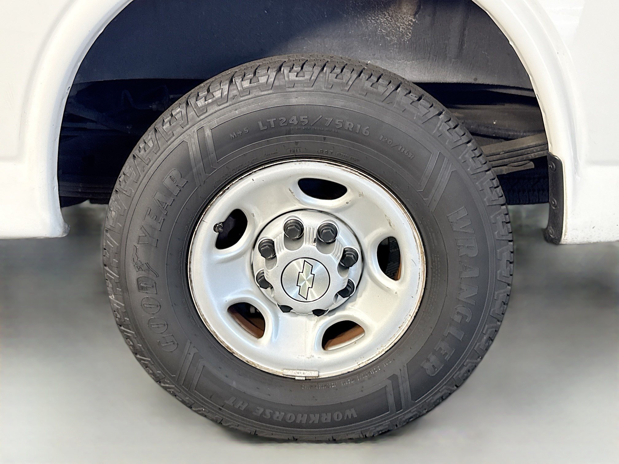 Used 2021 Chevrolet Express 2500 RWD image 32