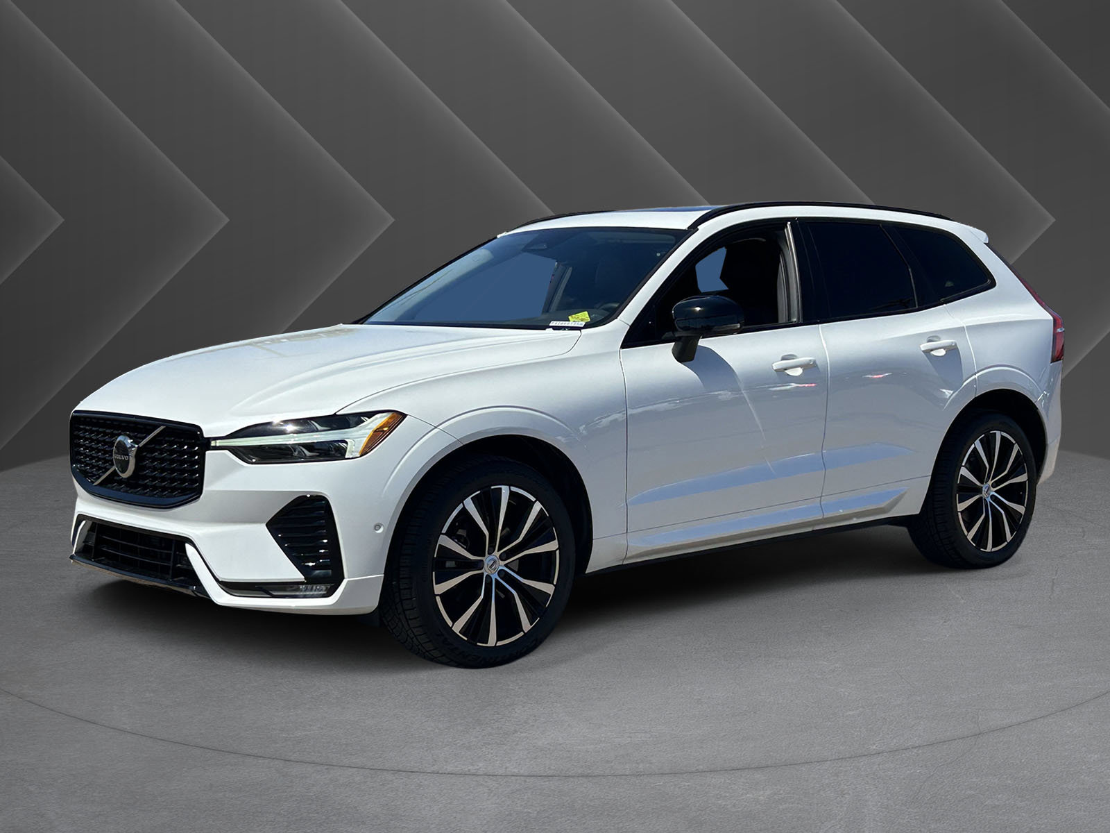 Used 2023 Volvo XC60 B5 Plus w/ Protection Package AWD/4WD image 34