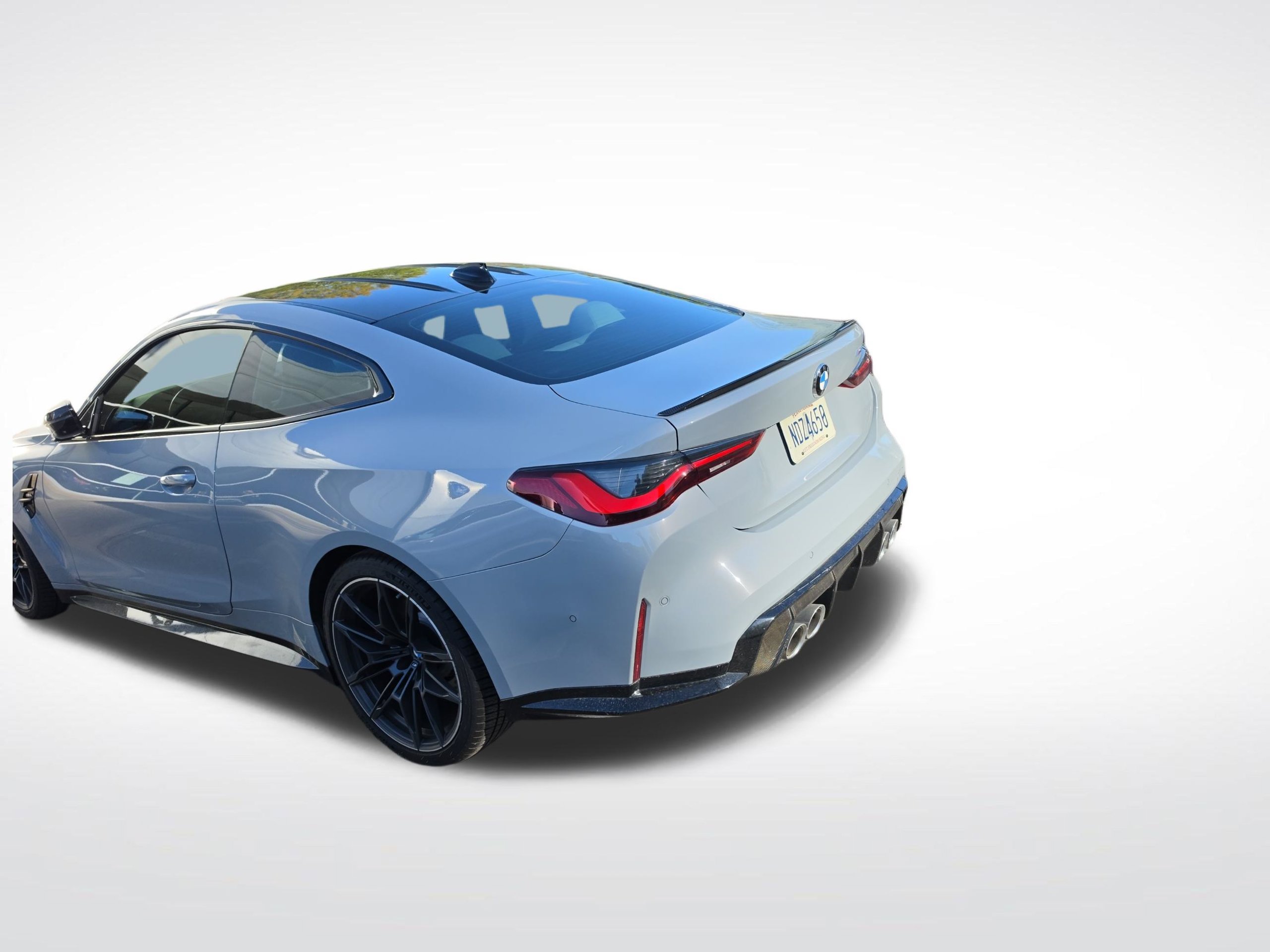 Used 2022 BMW M4 Coupe w/ M Carbon Exterior Package RWD image 8
