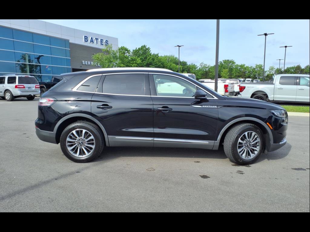 Used 2022 Lincoln Nautilus AWD w/ Premium Package image 23