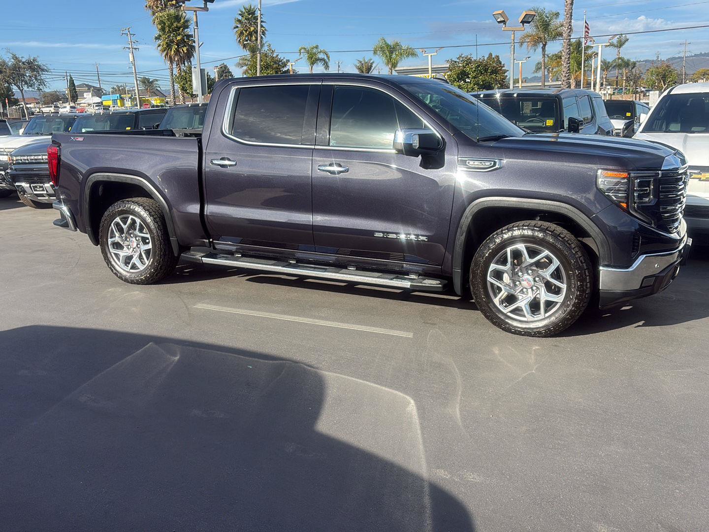 Used 2022 GMC Sierra 1500 SLT w/ SLT Premium Plus Package AWD/4WD image 2