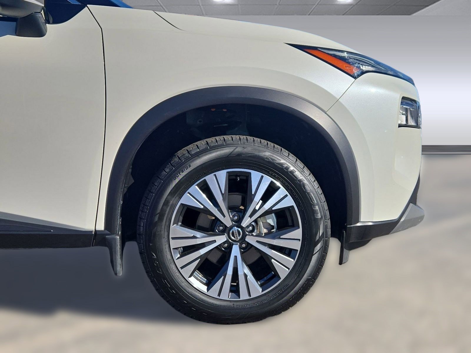 Used 2021 Nissan Rogue SV w/ Premium Package image 12