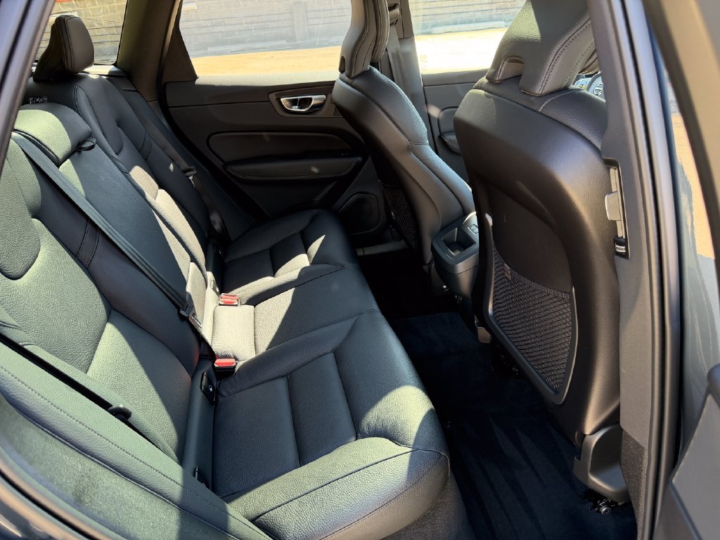 Certified 2025 Volvo XC60 B5 Plus w/ Protection Package Premier AWD/4WD image 29