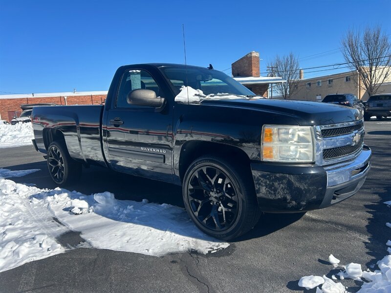 Used 2011 Chevrolet Silverado 1500 LT RWD image 1