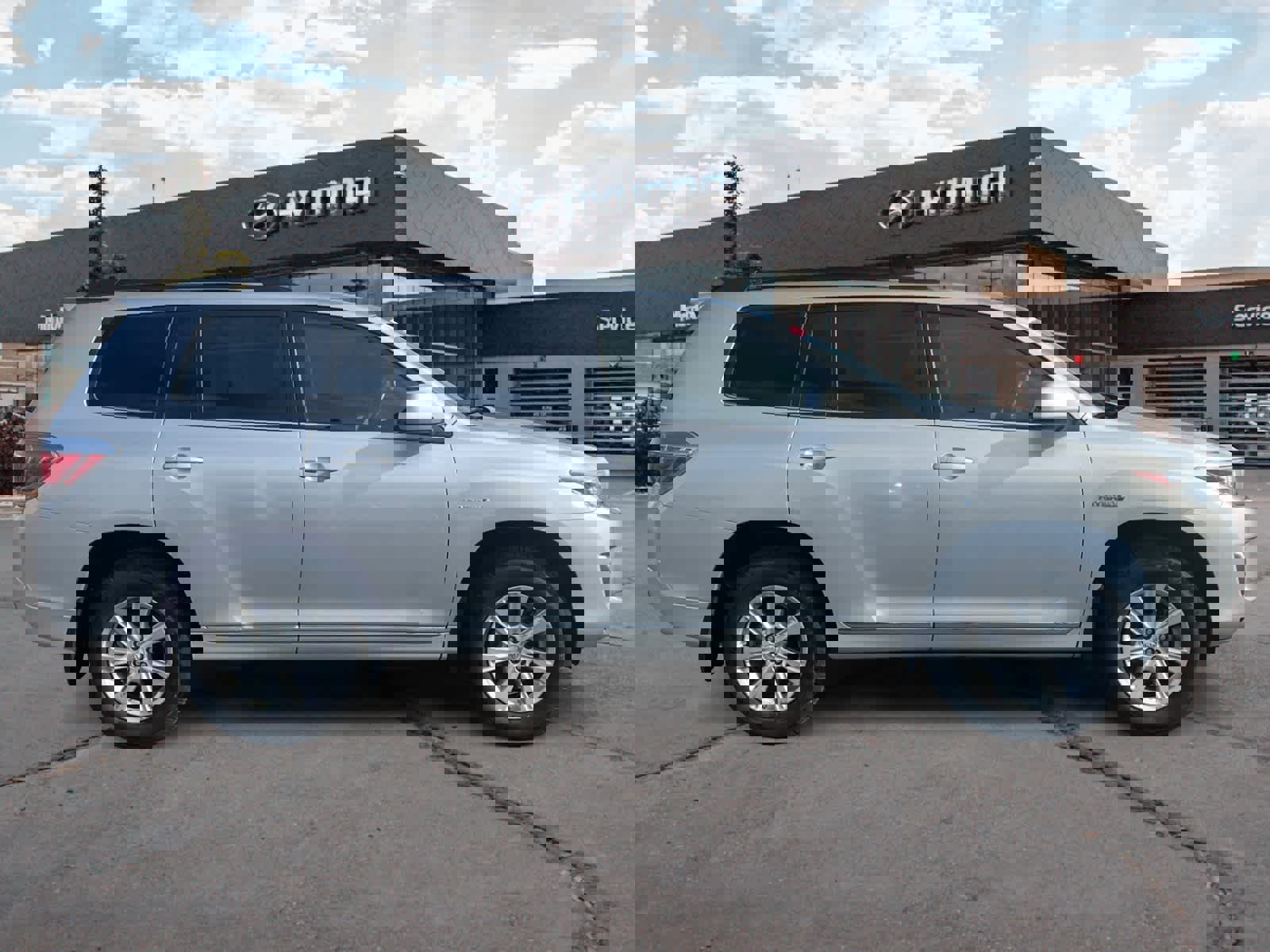 Used 2012 Toyota Highlander 4WD Hybrid w/ Leather Pkg image 6